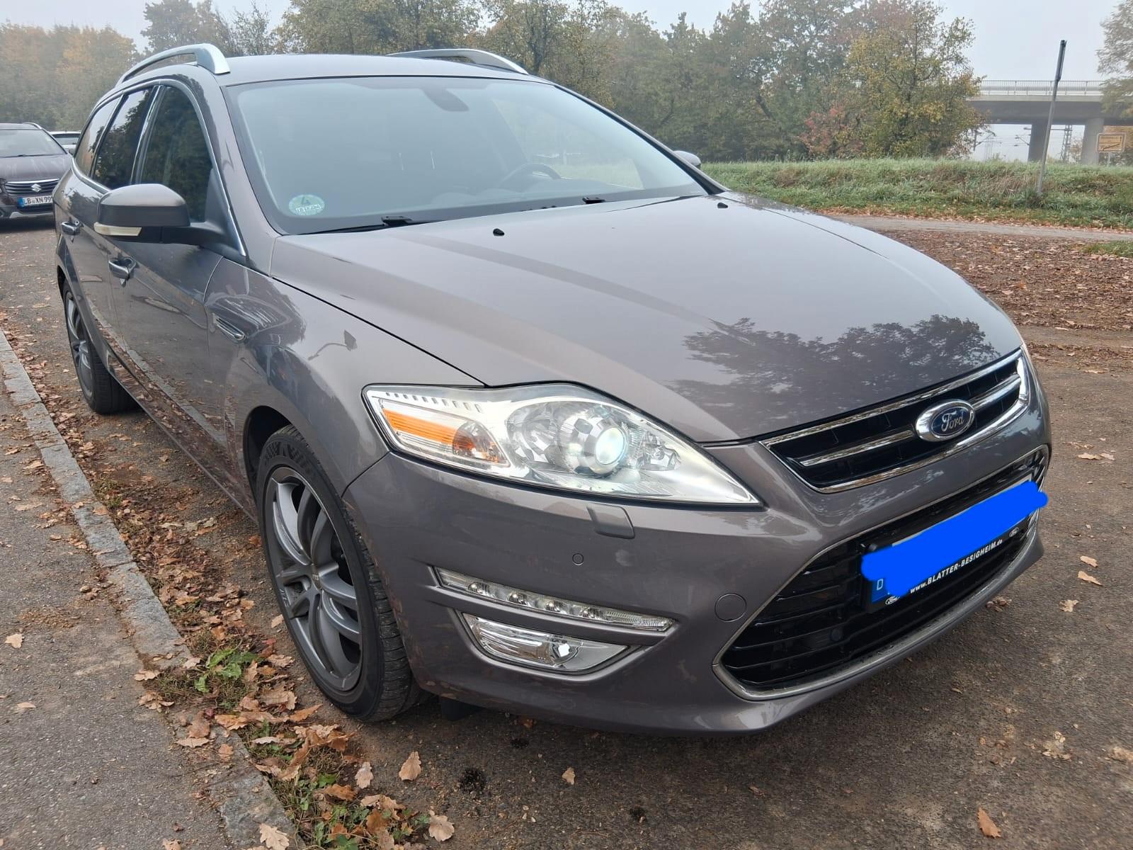 Ford Mondeo 2011 — rear view