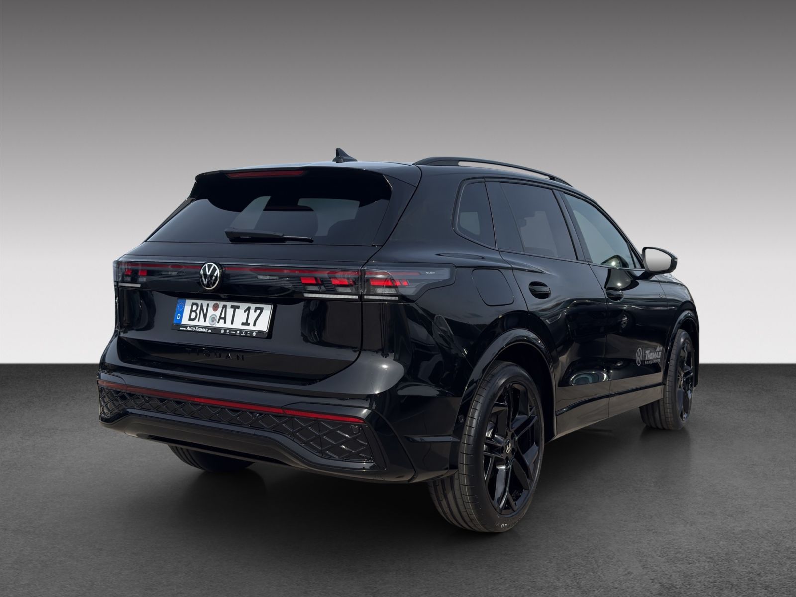 Volkswagen Tiguan R-Line 1.5 TSI DSG IQ.DRIVE NAVI foto 3
