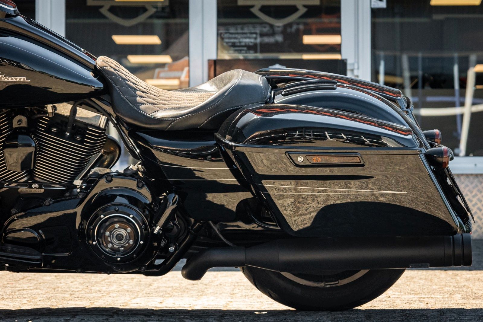 Fahrzeugabbildung Harley-Davidson FLHXS Street Glide - Jekill&Hyde -Wilbers