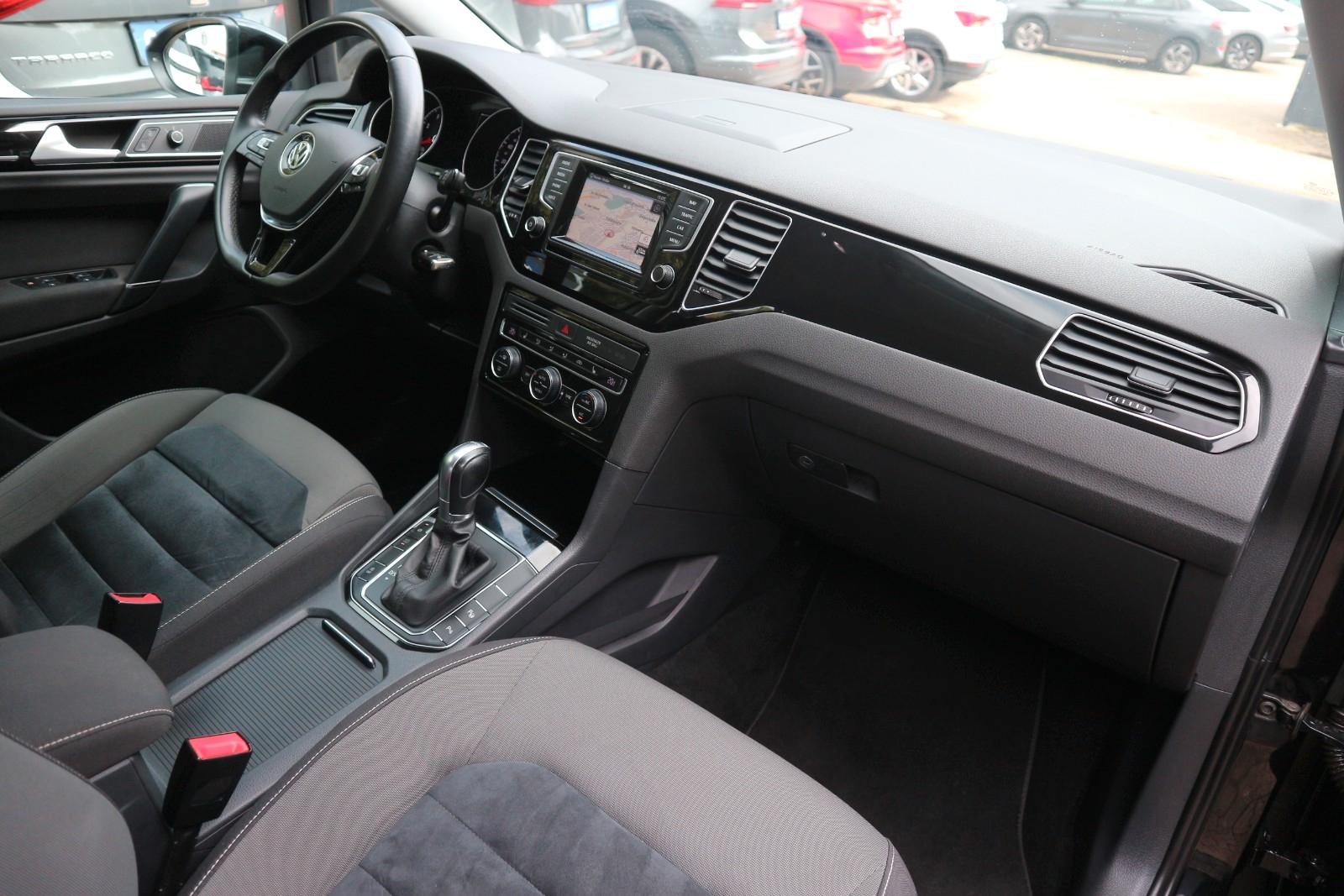 Volkswagen Golf Sportsvan VII Highline *2.HD|DSG|XENON|RFK*