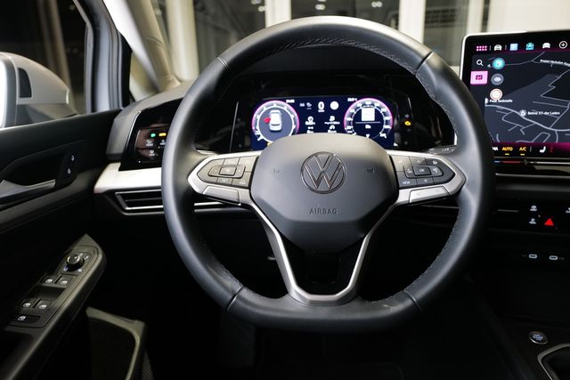 Volkswagen Golf VIII 1.5TSI Life RKam Navi Matrix HuD Totwi