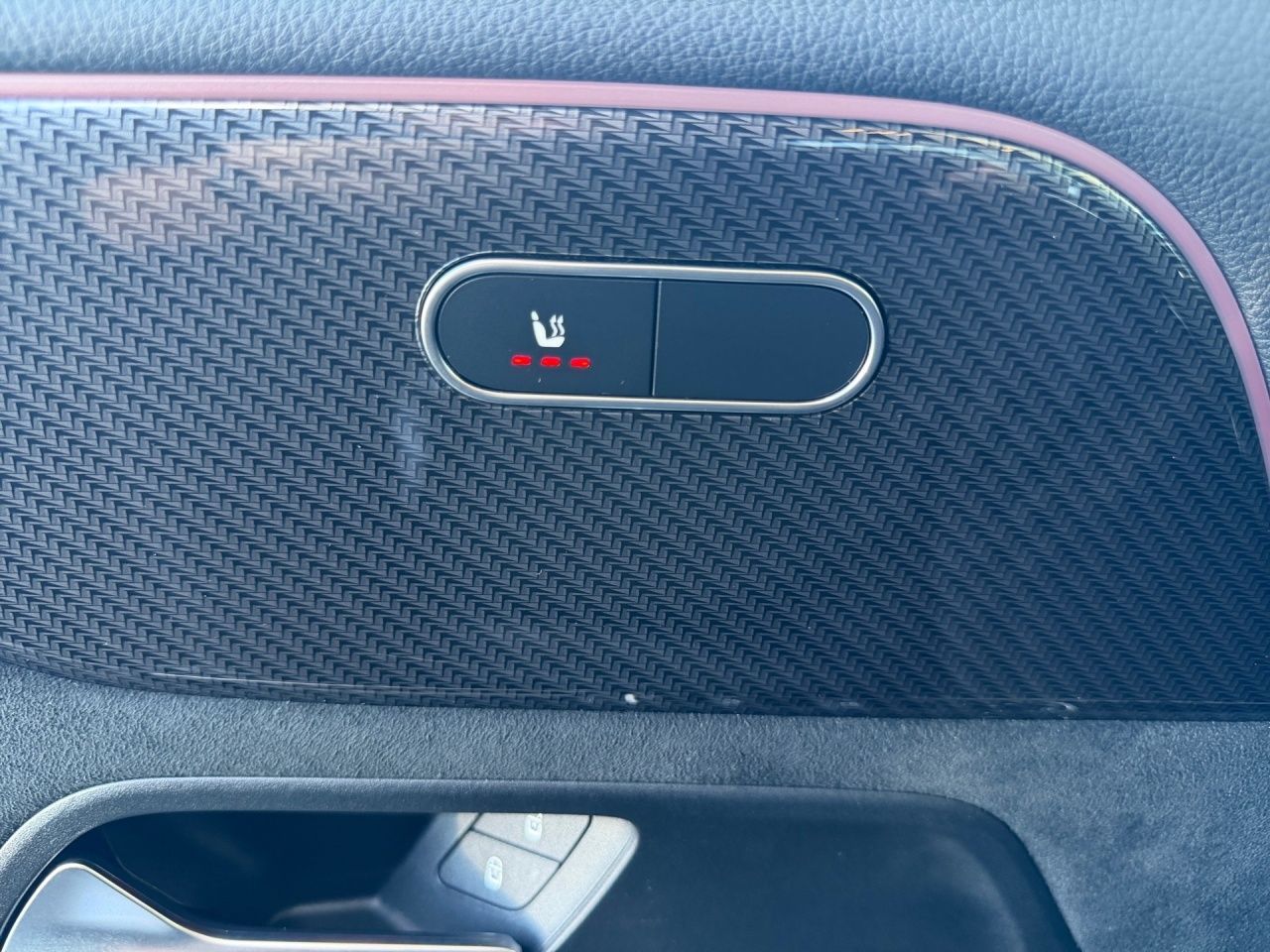 Fahrzeugabbildung Mercedes-Benz GLA 200 AMG+PANO+KEYLESS+CARPL+EL.HECKKL+LED+KAM