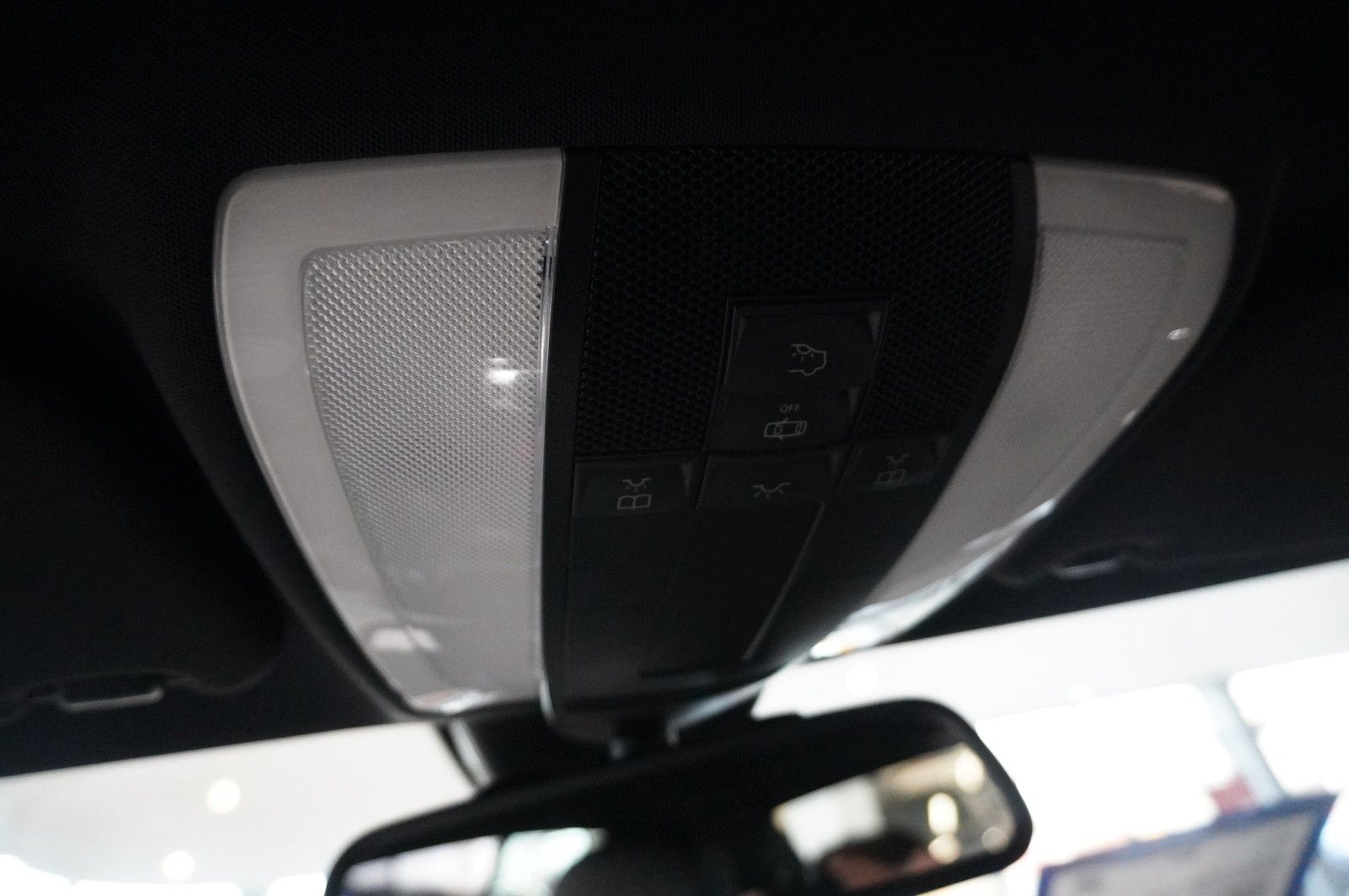 Fahrzeugabbildung Mercedes-Benz E 200 COUPE AVAMTGRADE NAVI/SHZ/SPORT/PDC/TEMP.