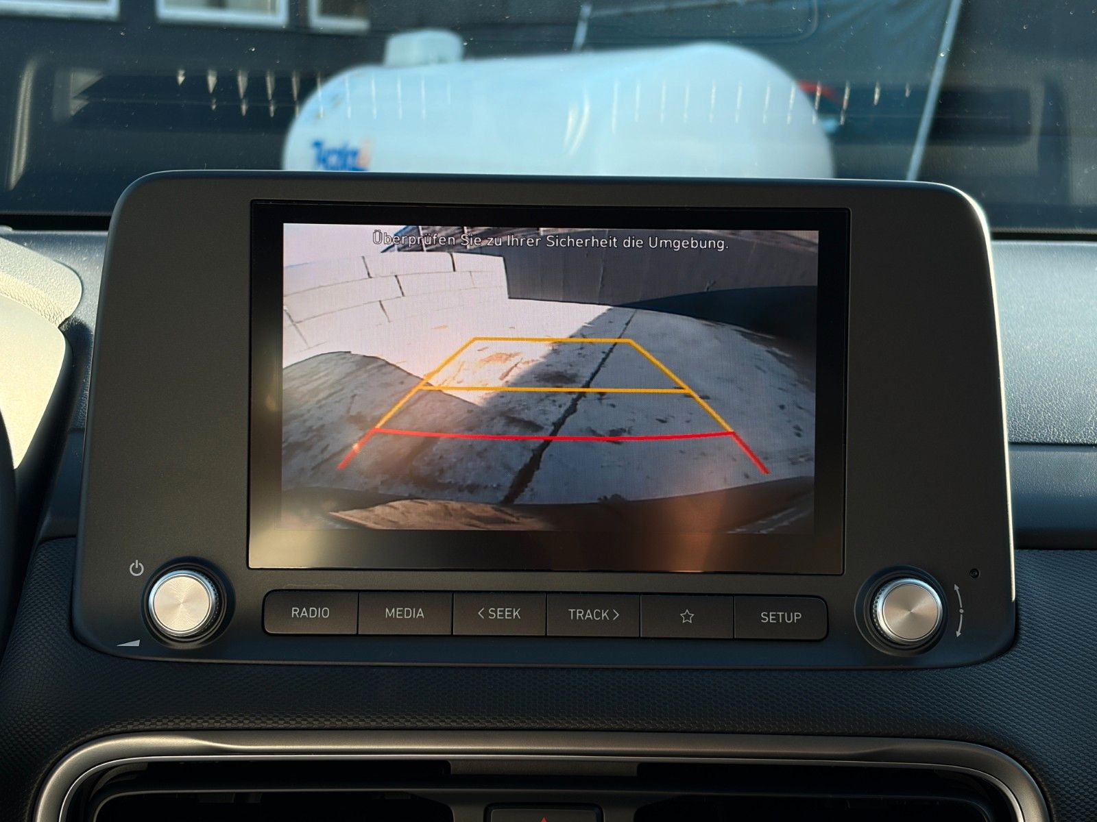 Fahrzeugabbildung Hyundai KONA Elektro SHZ LHZ ACC LKA PDC CAM LFA CarPlay