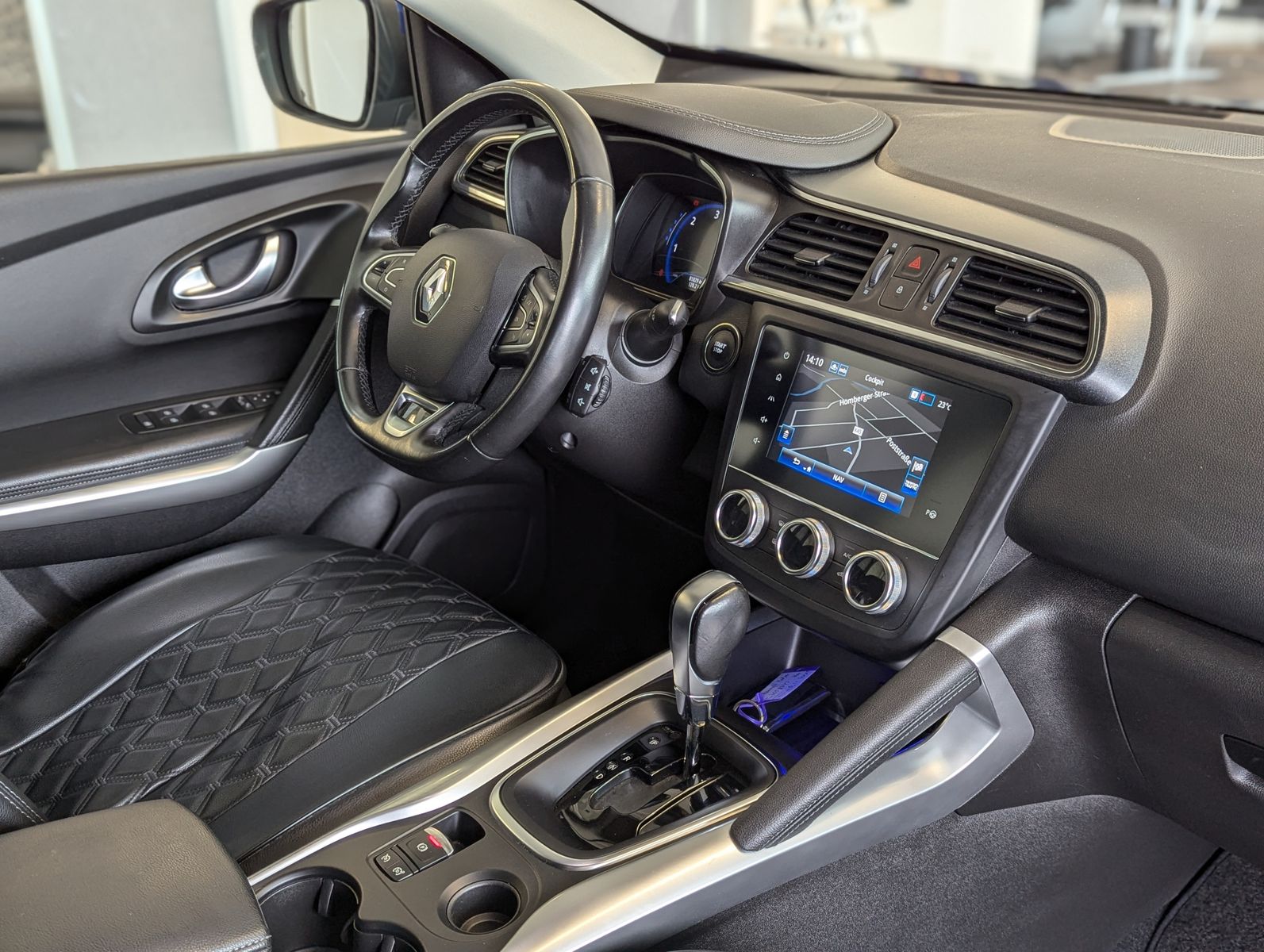 RENAULT Kadjar 1.5 DCI Intens Aut. Kamera Voll-LED Navi - Image 11
