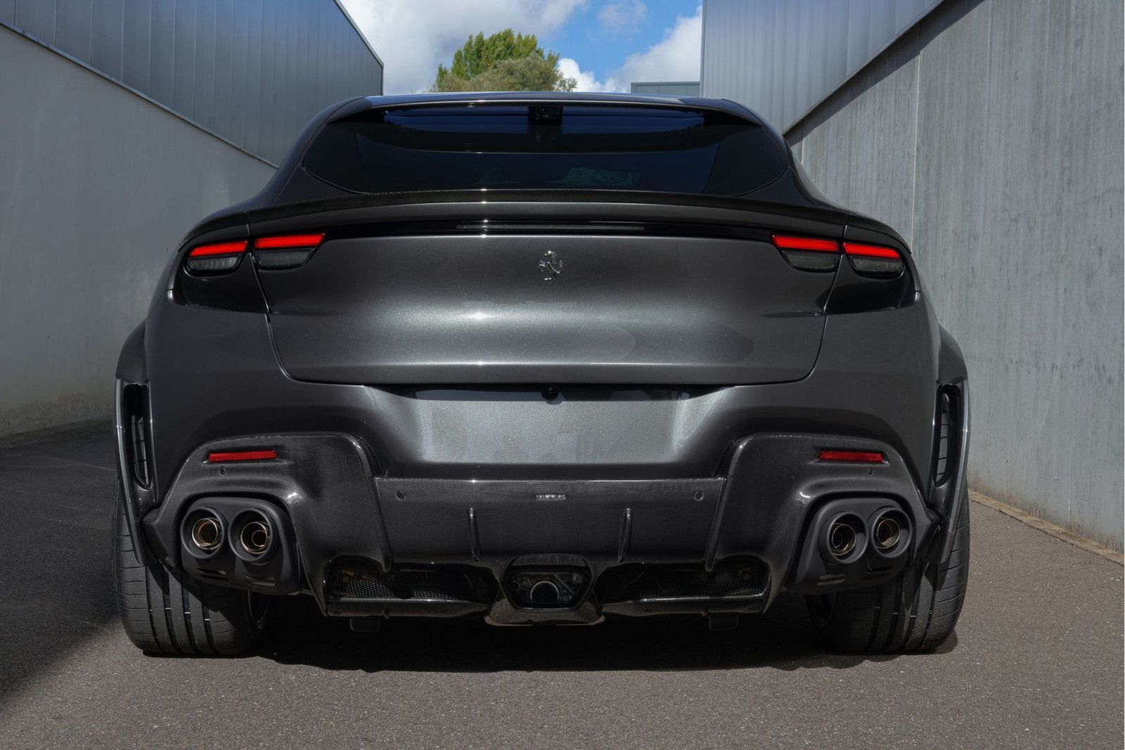 Ferrari Purosangue 6.5 V12 NOVITEC ESTESO Widebody Kit I imagem 3