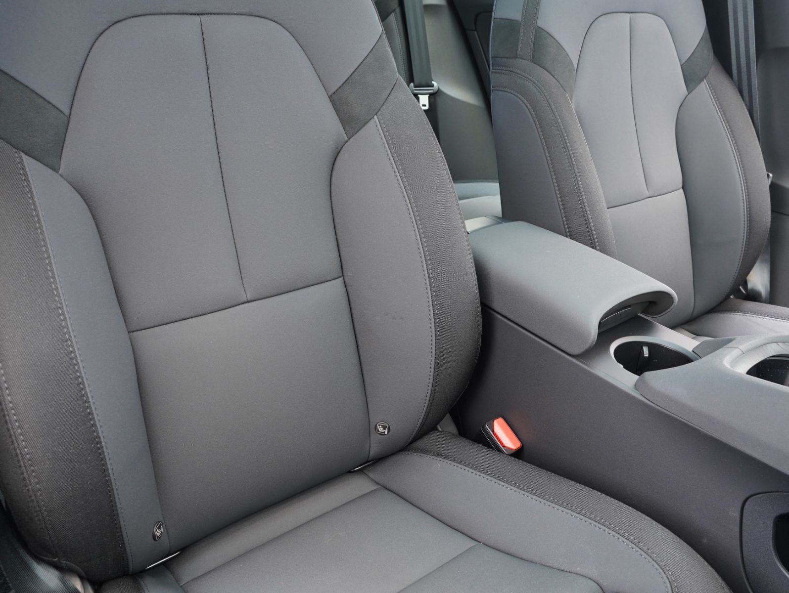 Fahrzeugabbildung Polestar 2 Standard Range Single PILOT-LITE/PLUS-PAKET