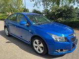 Chevrolet Cruze 1.8 Benziner,Klima,Erste Hand - blaue Chevrolet Cruze