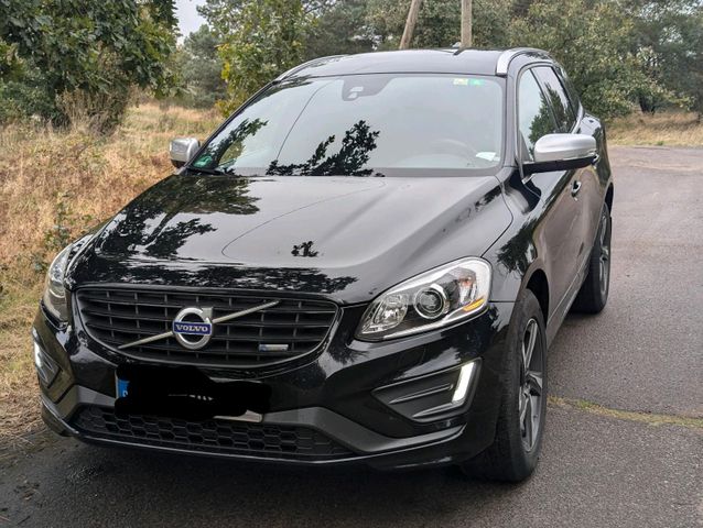 Volvo XC 60 Momentum R-Design B4