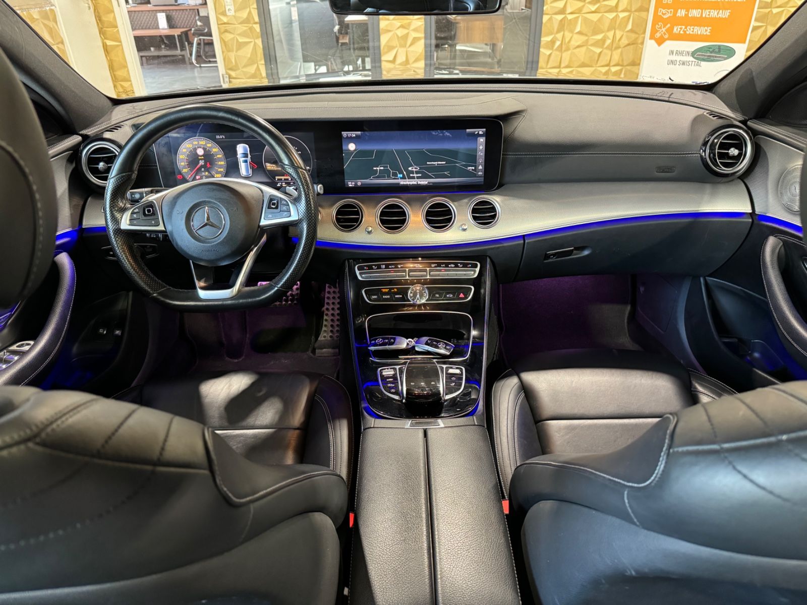 Fahrzeugabbildung Mercedes-Benz T-Modell E 350 d//WIDESCREEN//AMBIENTE//360''KAM