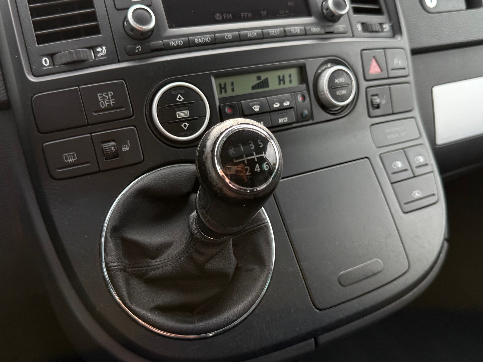 Fahrzeugabbildung Volkswagen T5 Multivan Highline 2.5 TDI AHK GRA Navi PDC