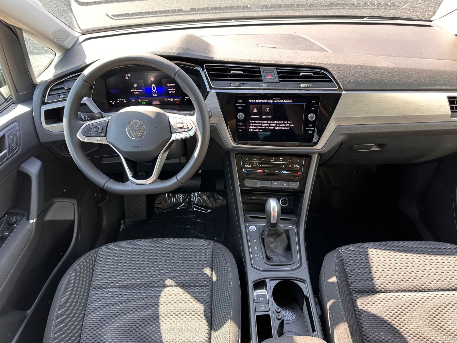 Fahrzeugabbildung Volkswagen Touran Comfortline 1.5 TSI DSG AHK/LED/Navi/SHZG