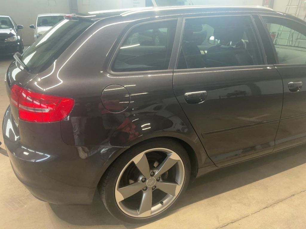 1.4 TFSI S-line Bi-Xenon AHK Tempomat 1.Hand