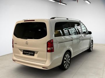 Mercedes V 220 - 4