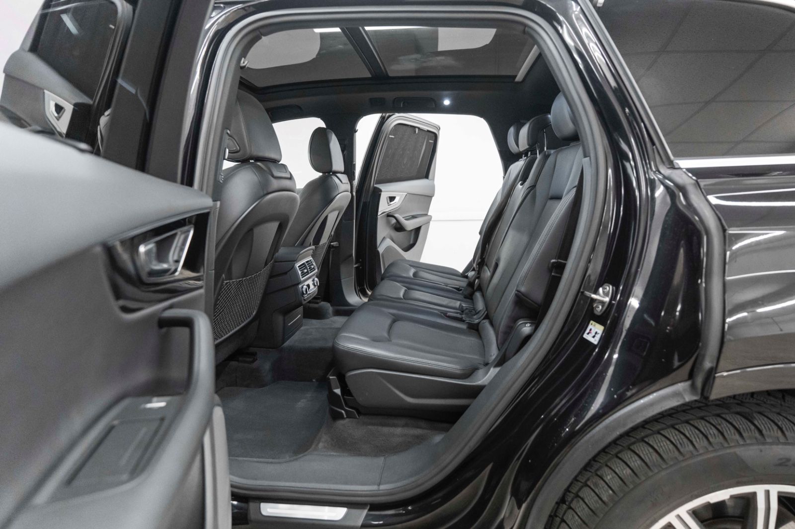 Fahrzeugabbildung Audi Q7 3.0 TFSI Quattro LED 360° AHK NAV 7SITZER