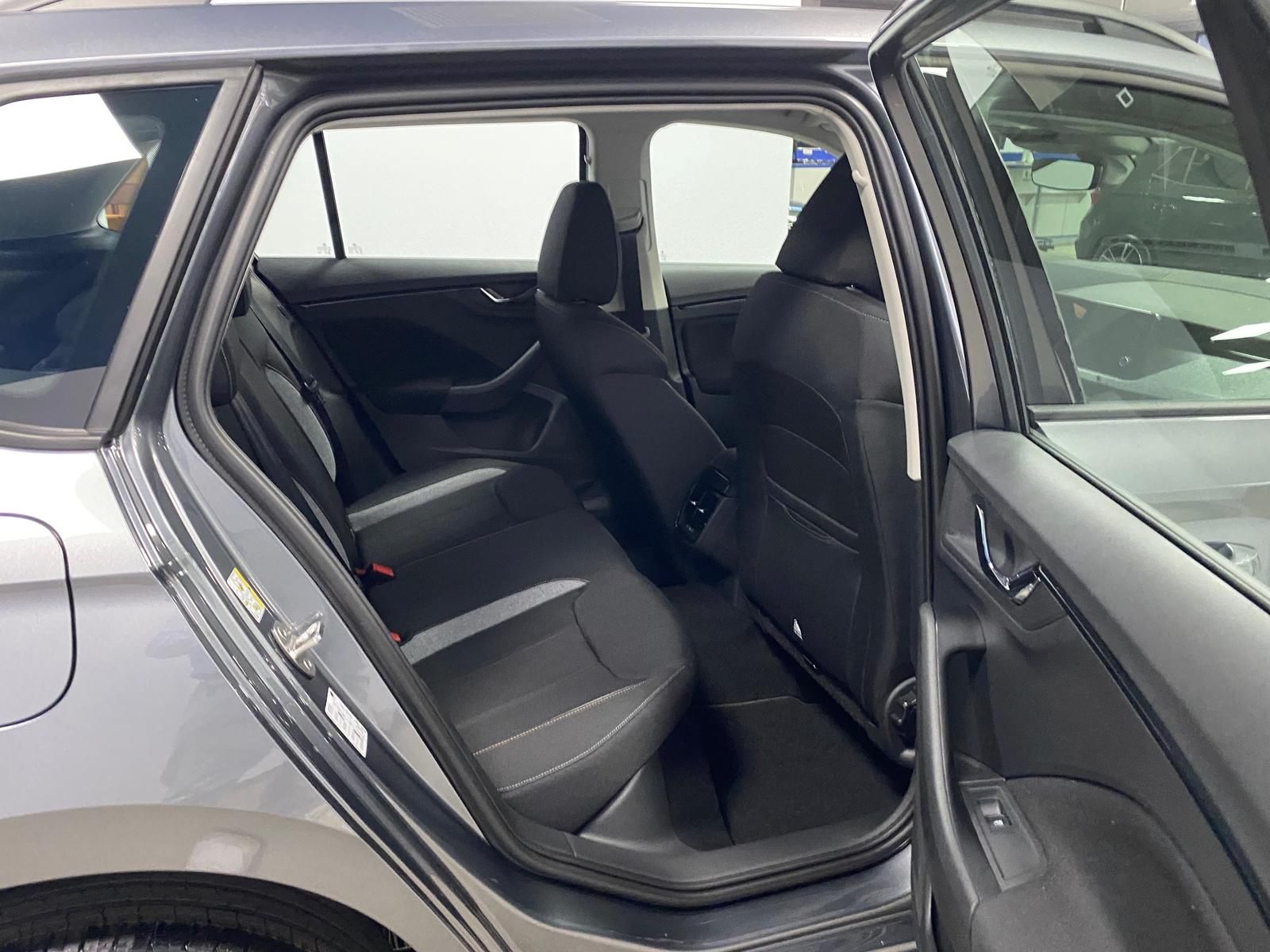 Fahrzeugabbildung SKODA Kamiq 1.0 TSI Selection AHK+APP+KLIMA+RFK+PDC+SI
