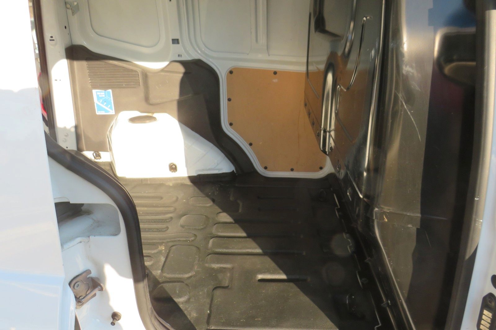 Fahrzeugabbildung Ford Transit Courier Trend KASTEN KLIMA FLÜGEL 1.HD