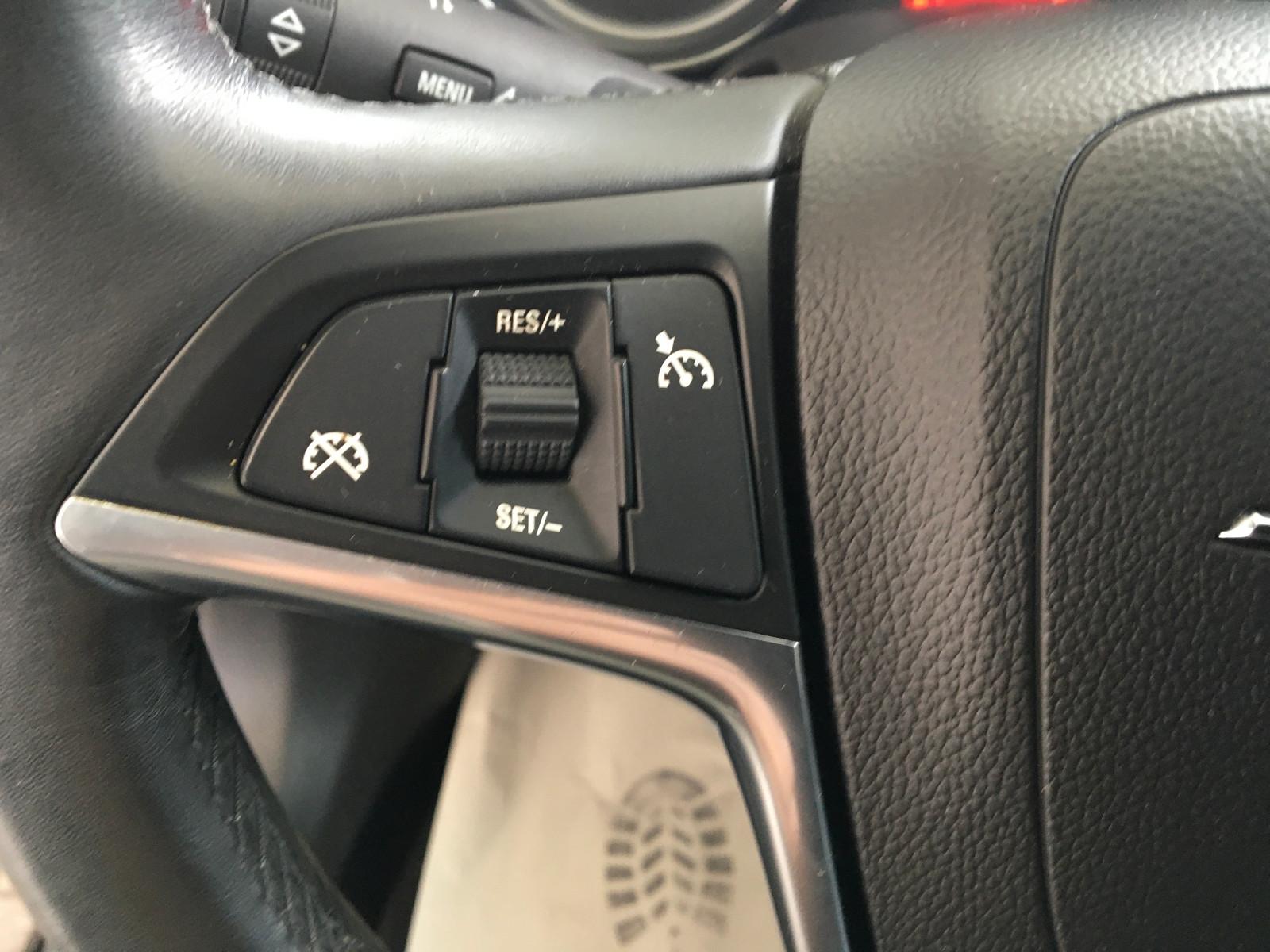 Opel Insignia 2012 — photo 25
