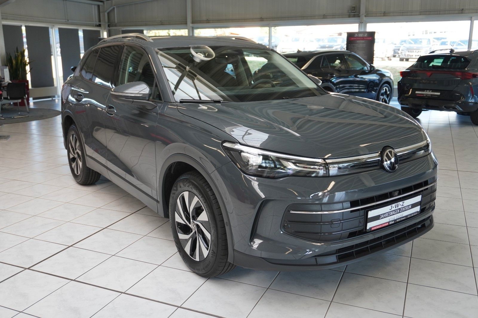 Volkswagen Tiguan Life 1.5 eTSI DSG*AHK*LED*360°SIDE ASSIST imagem 3