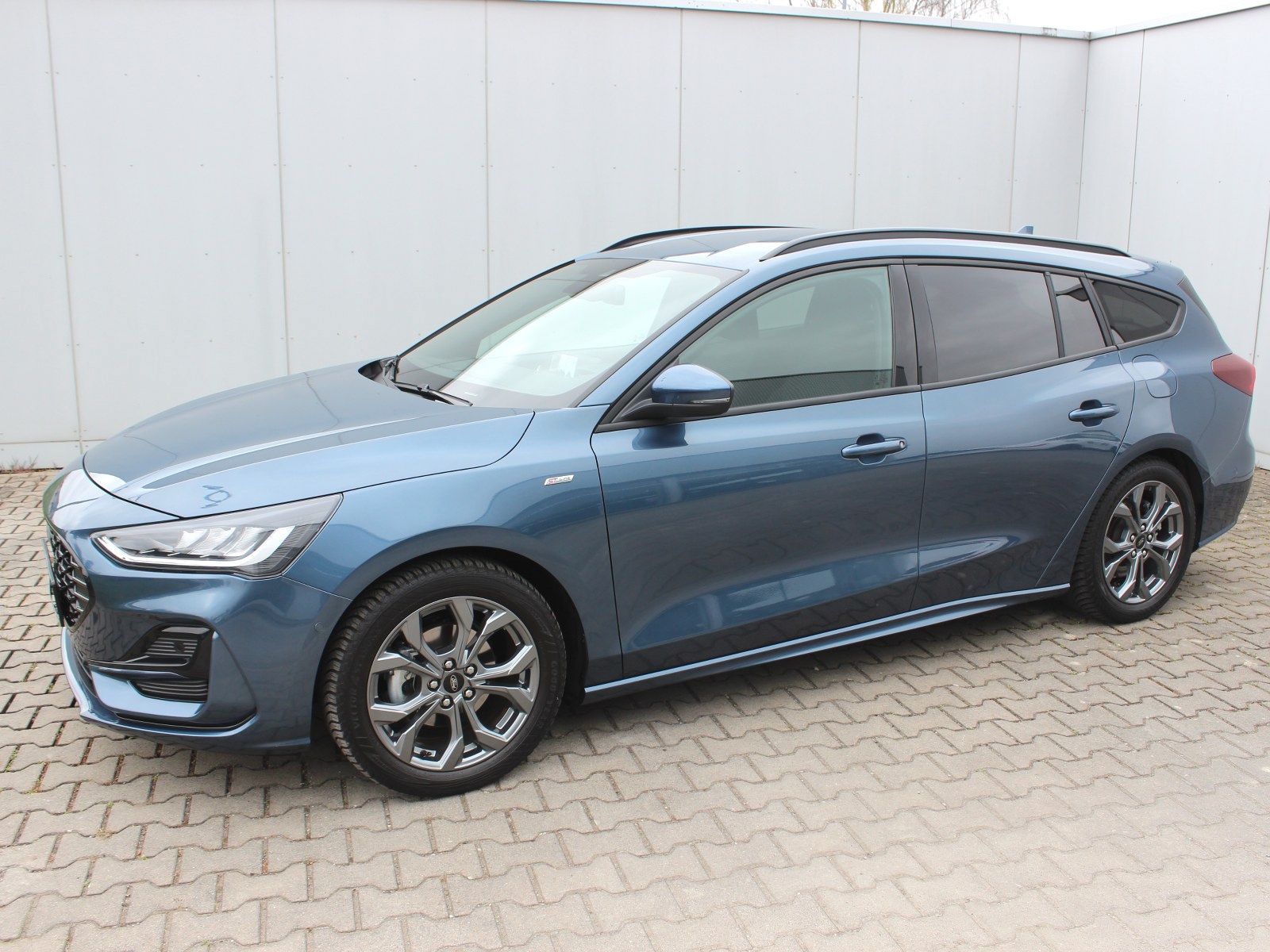 Fahrzeugabbildung Ford Focus ST-Line X 1,0 EcoBoost Mild Hybrid