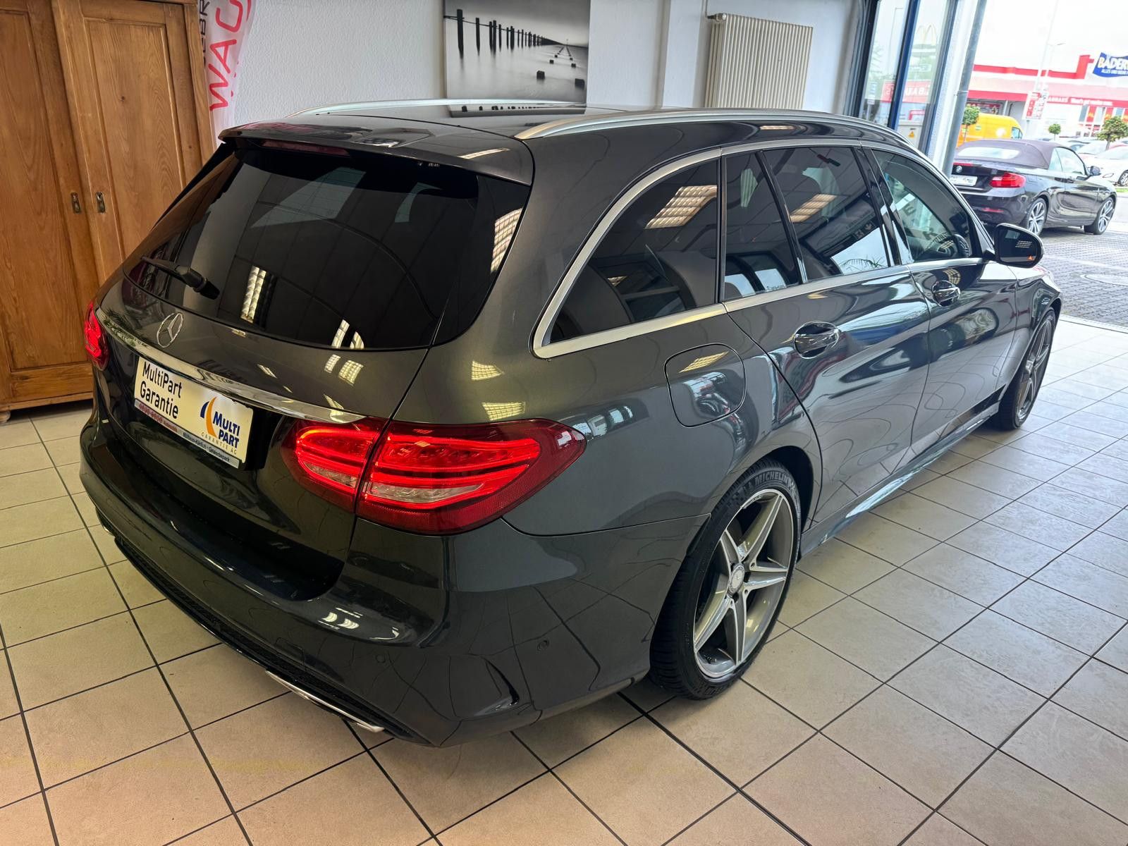 Fahrzeugabbildung Mercedes-Benz C 300 T-Modell/AMG LINE/PANORAMA/NAVI/BURMESTER