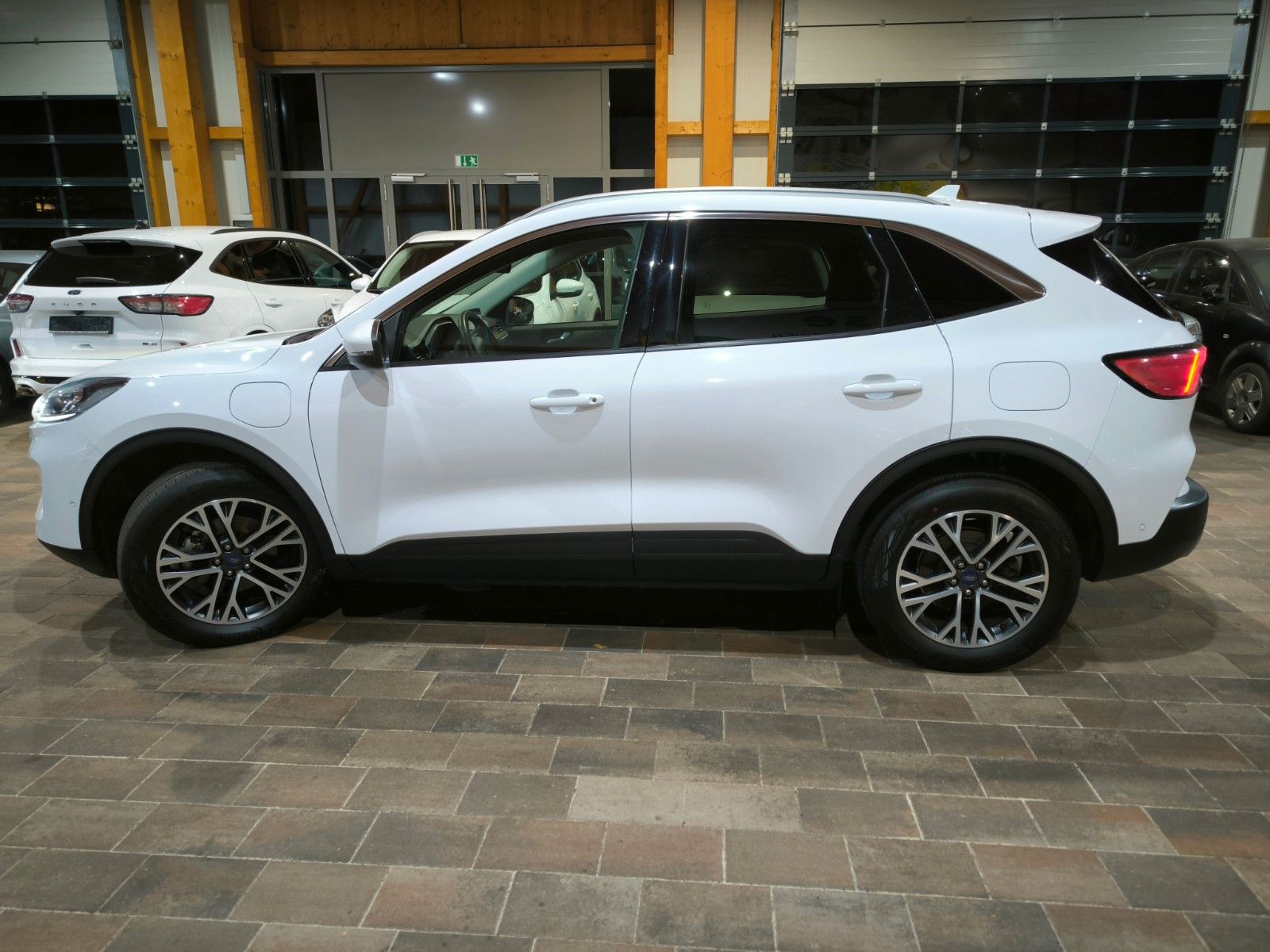 Ford Kuga 2,5 PHEV  Hybrid Titanium X,HUD,IACC,18"Alu imagem 2