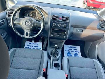 Volkswagen Touran - 5