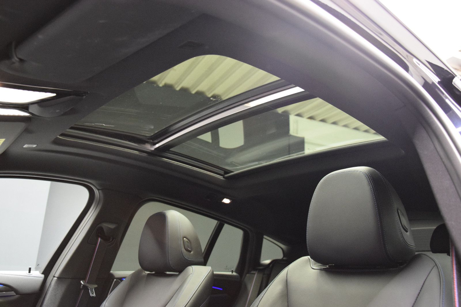 Fahrzeugabbildung BMW X4 xDrive 30 d M Sport Pano HuD Laser ACC AHK