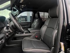 DODGE RAM 3500 Dually Crew Cab Limited 6.7TD HO