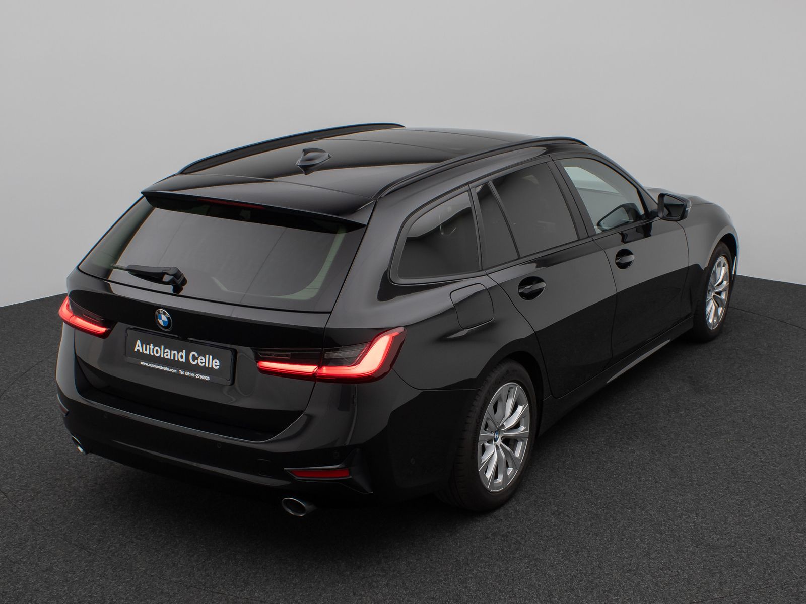 Fahrzeugabbildung BMW 330d Panorama Kamera H/K DAB Komfort Alarm LED
