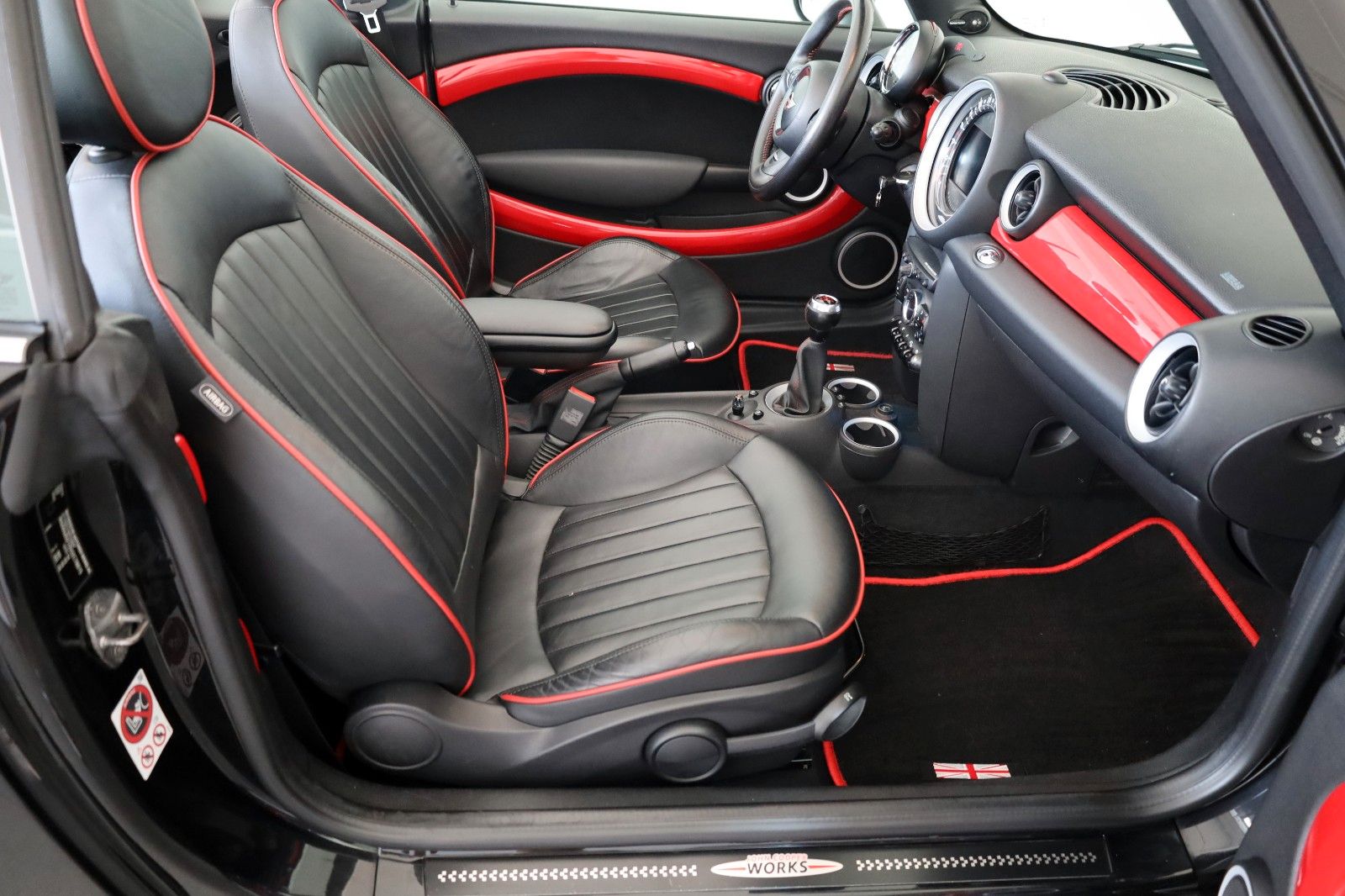 Fahrzeugabbildung MINI John Cooper Works Cabrio Chili,Wired,Leder,Navi