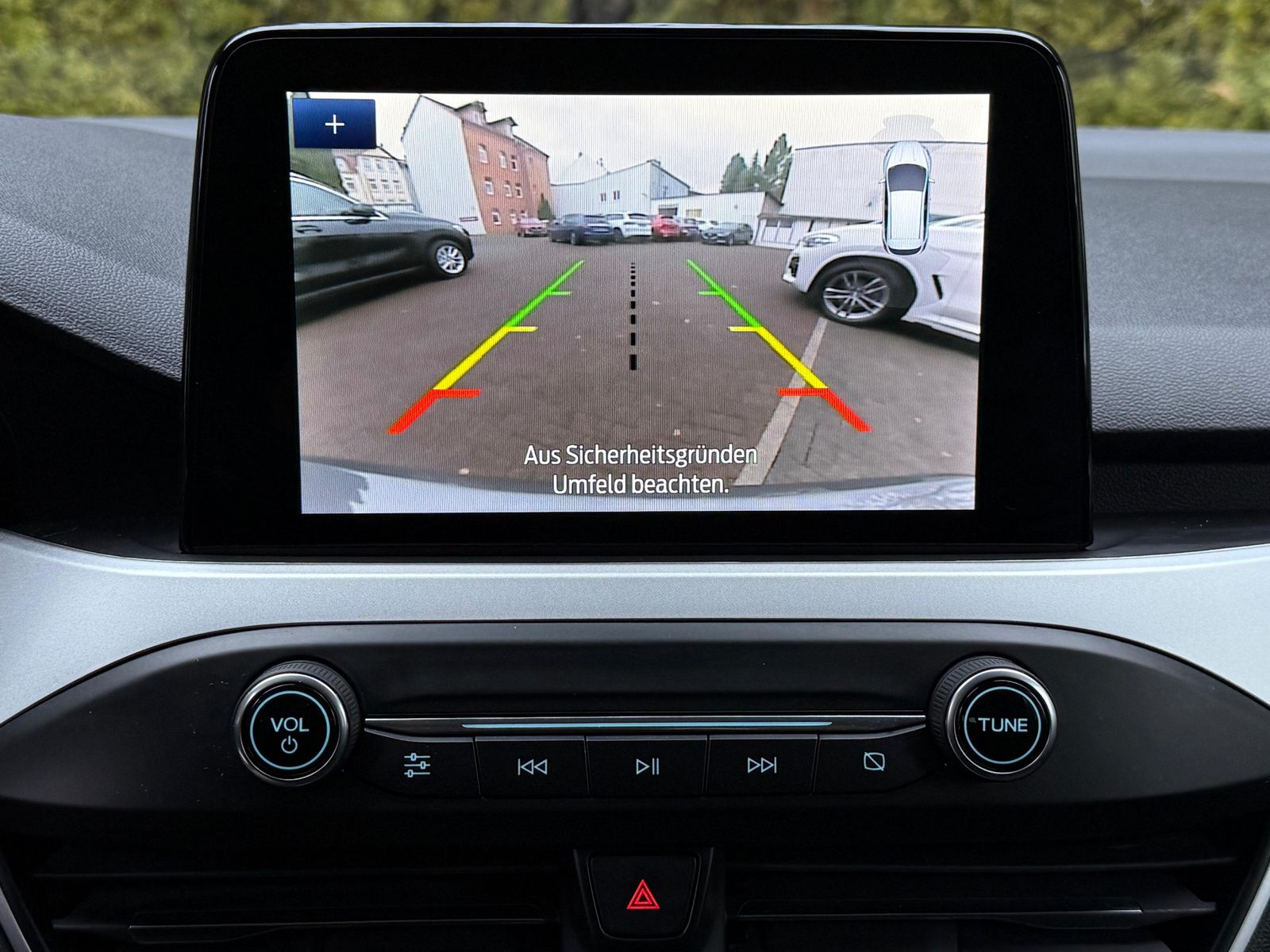 Fahrzeugabbildung Ford Focus 1.5 TDCi Aut. Cool&Connect LED+NAV+AHK+KAM