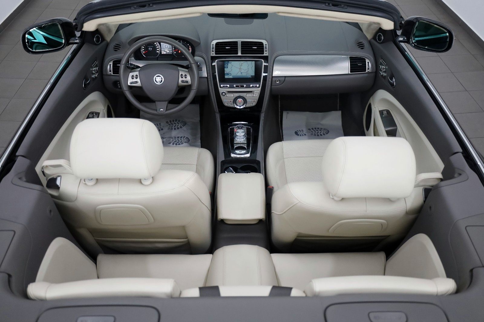 Fahrzeugabbildung Jaguar XKR Cabrio 5.0 V8 R Performance,Navi,SH+Lüftung