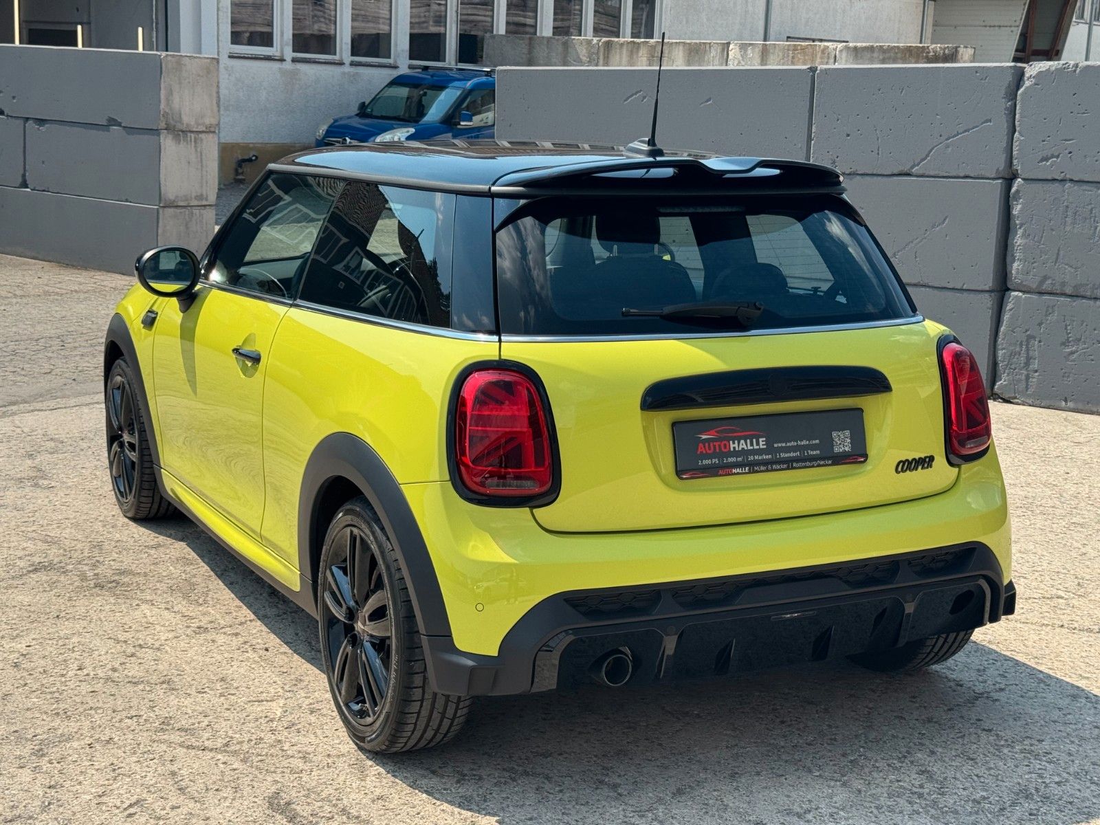 Fahrzeugabbildung MINI Cooper 1.5 JCW-Trim Panorama CarPlay DAB LHZ