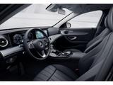Mercedes-Benz E 200 Limousine COMAND KAMERA WIDE 360 PDC SHZ - Mercedes-Benz E 200 mit Benzin-Antrieb: Schwarz, Limousine