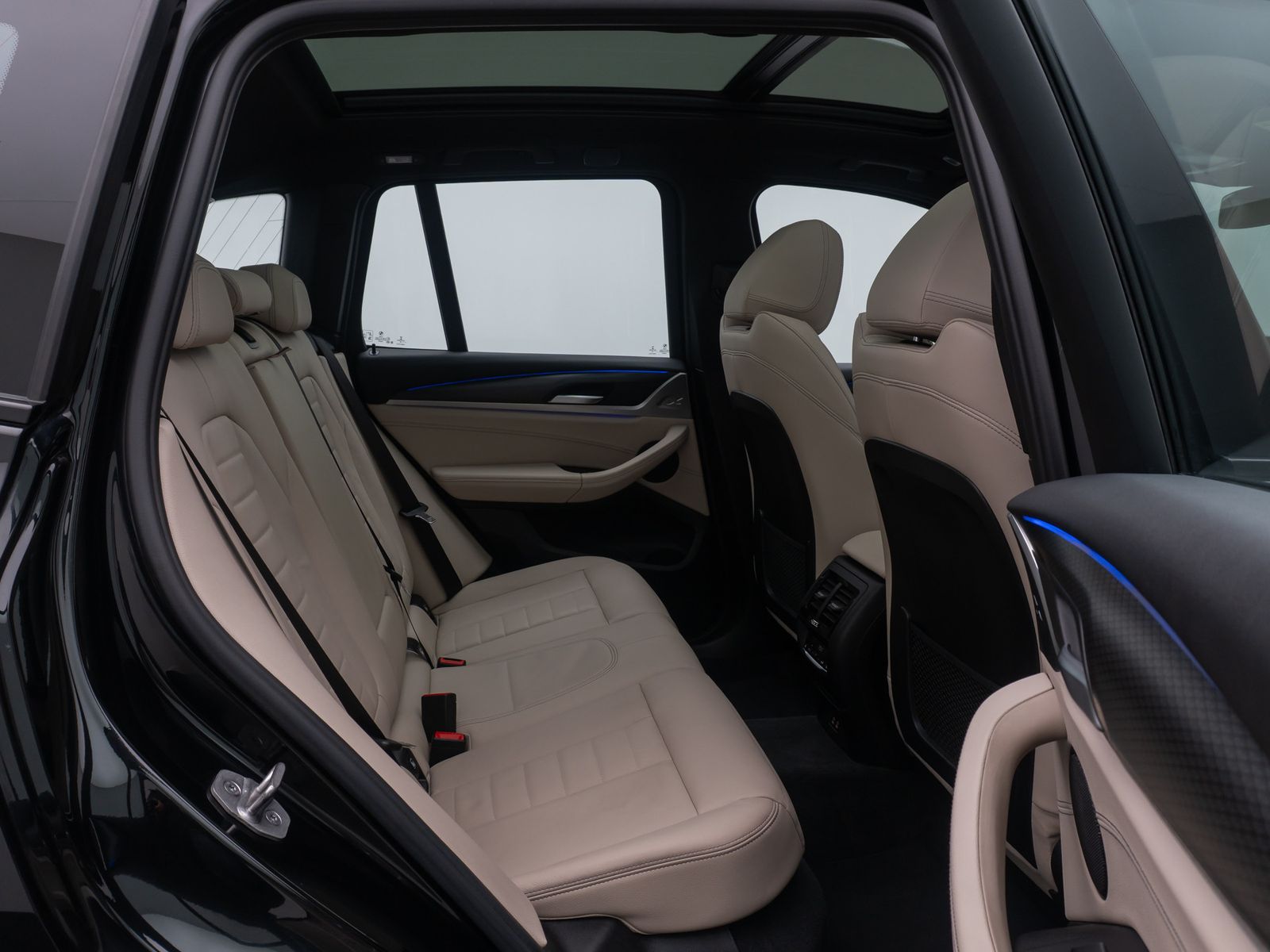 Fahrzeugabbildung BMW X3 xD20d M Sport DAB Kamera Panorama 20Zoll LED