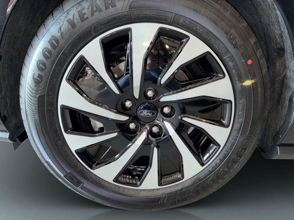 Ford Focus 1.0 EcoBoost Hybrid TITANIUM, миниатюра 12