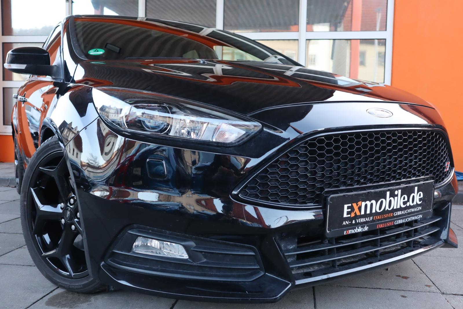 Ford FOCUS ST* LIMOUSINE* LEDER* KAMERA* PERFORMANCE*