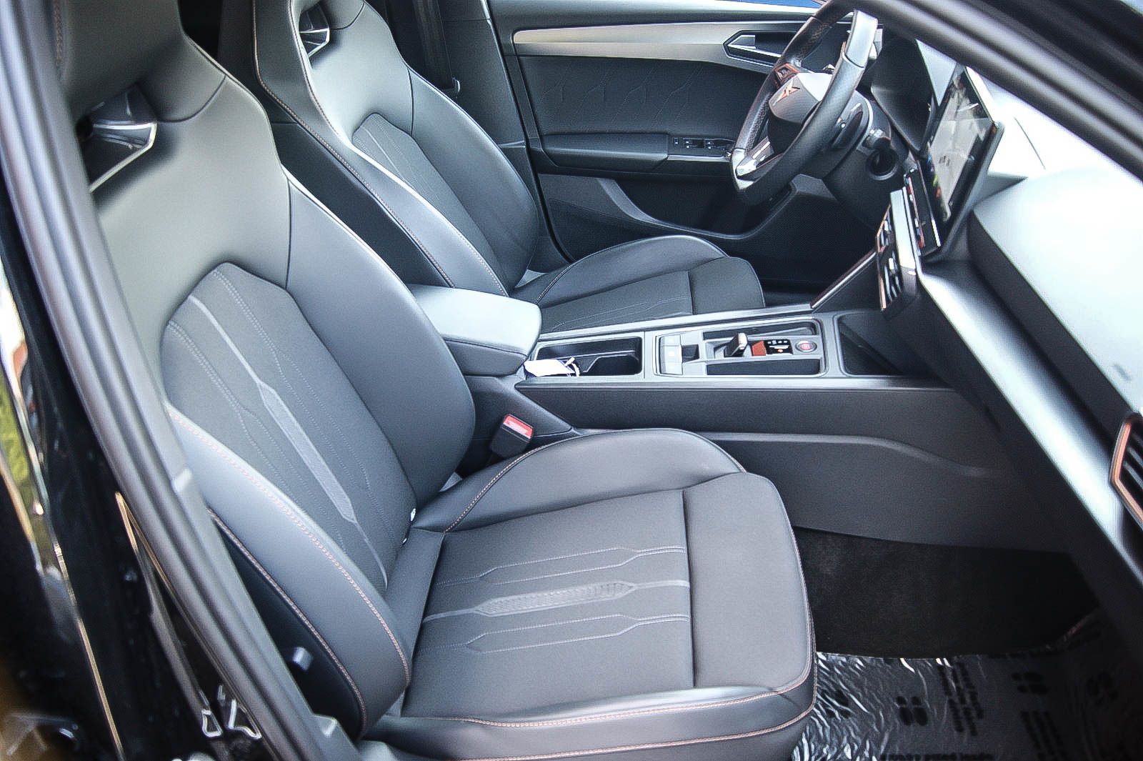 Fahrzeugabbildung CUPRA Leon Sportstourer e Hybrid DSG XL-VISION 1.HAND