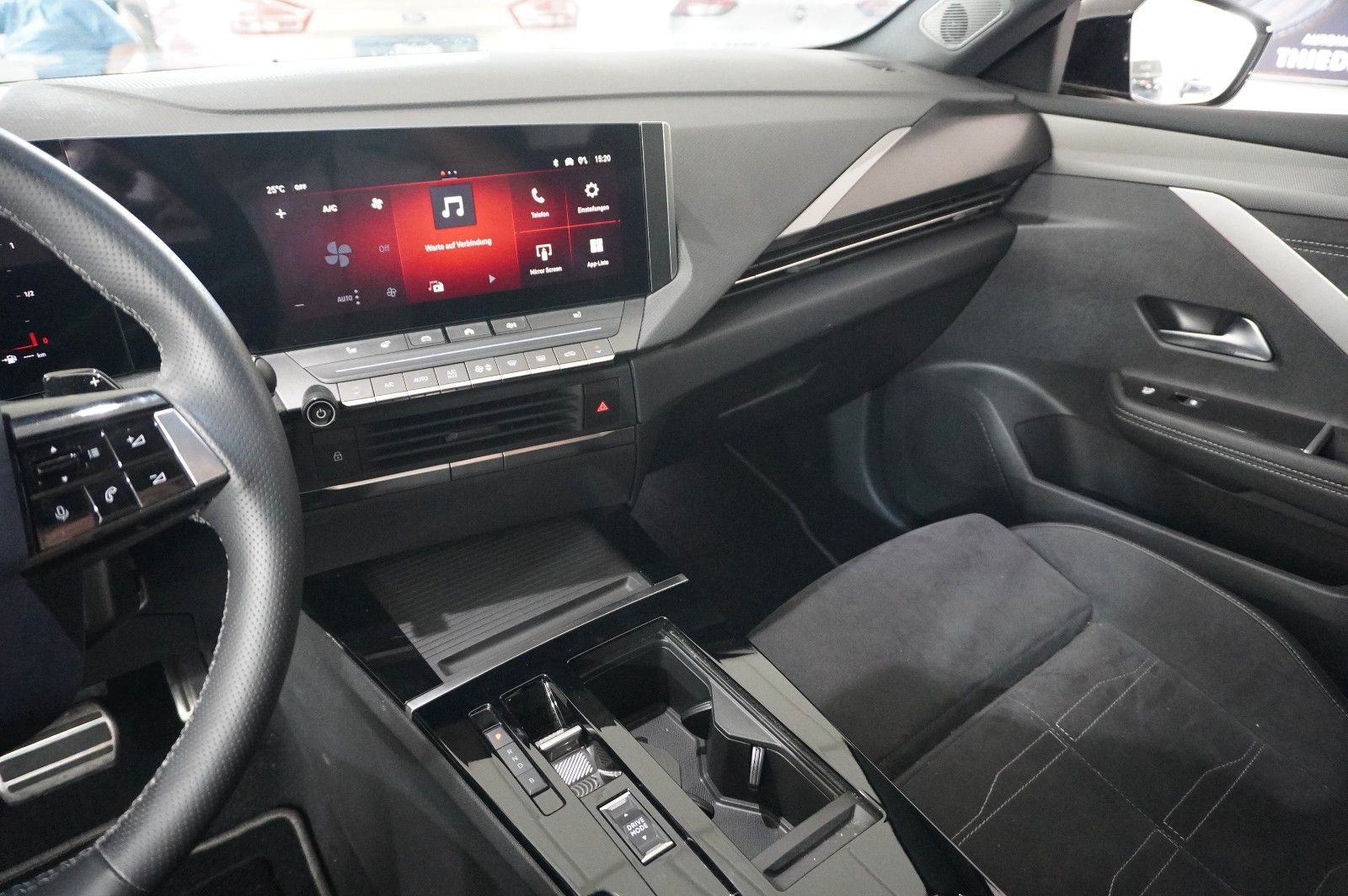 Fahrzeugabbildung Opel Astra L Lim. 1.6 HYBRID GS SPORT NAVI/360°/SPORT