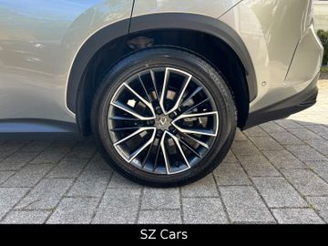 Lexus NX 350h - 12
