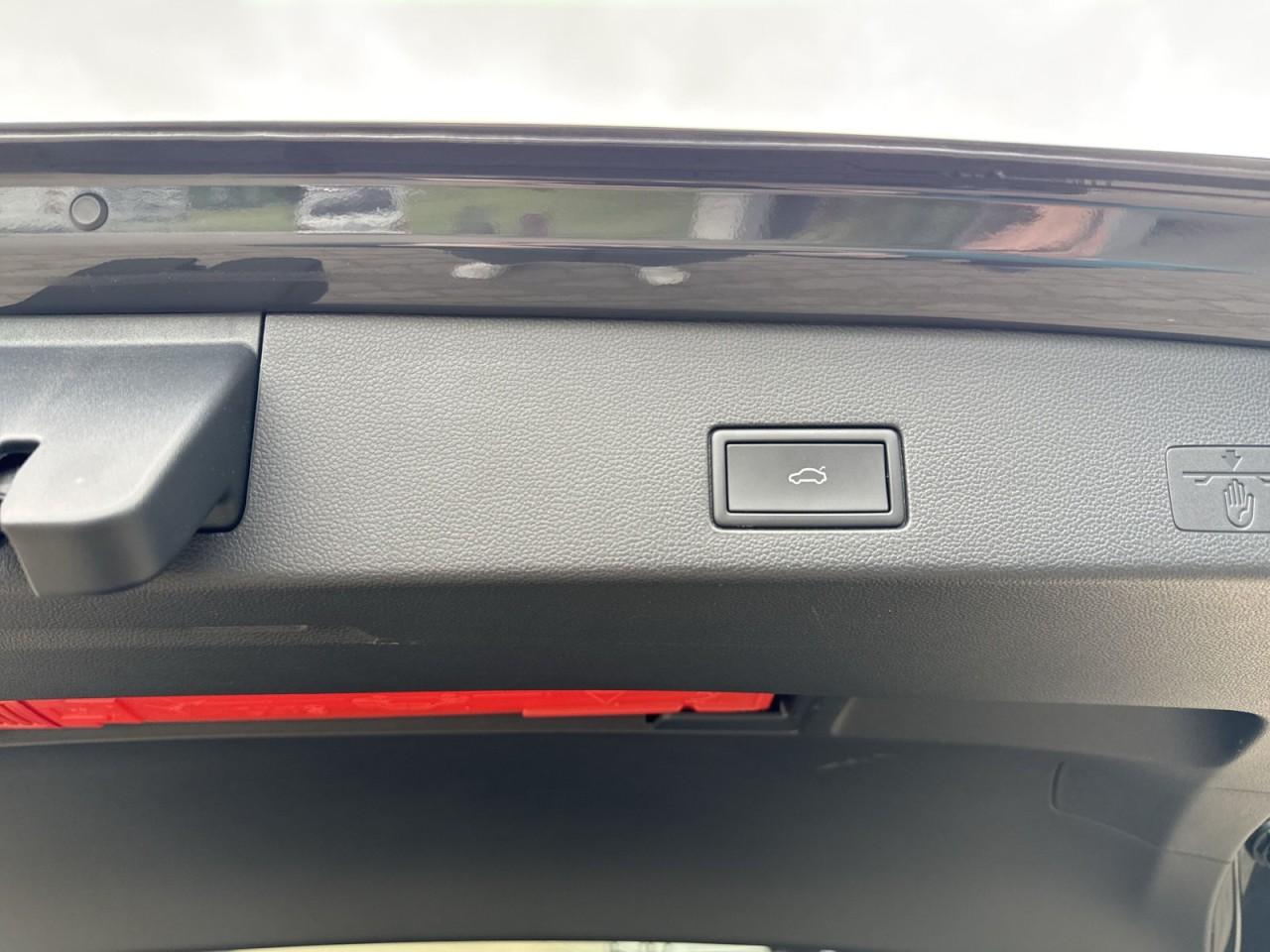 Volkswagen Golf VIII 1.5 TSI R-Line OPF (EURO 6d) Klima, миниатюра 17