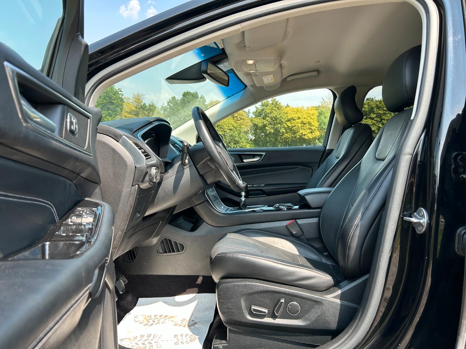 Ford Edge Titanium 2.0 TDCi 4x4 Navi Klimaauto. Leder