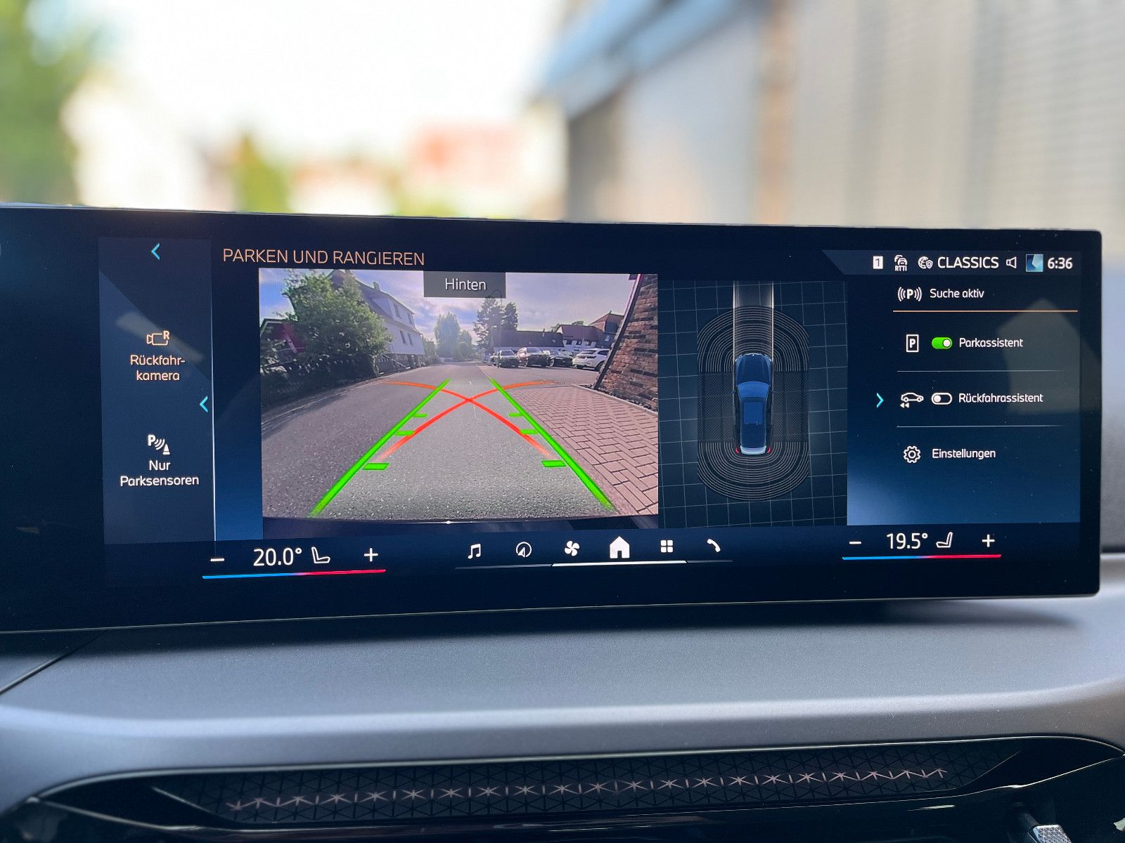 BMW 318i Tour LED Navi HiFi Sportlenkrad Shz Shadow foto 25