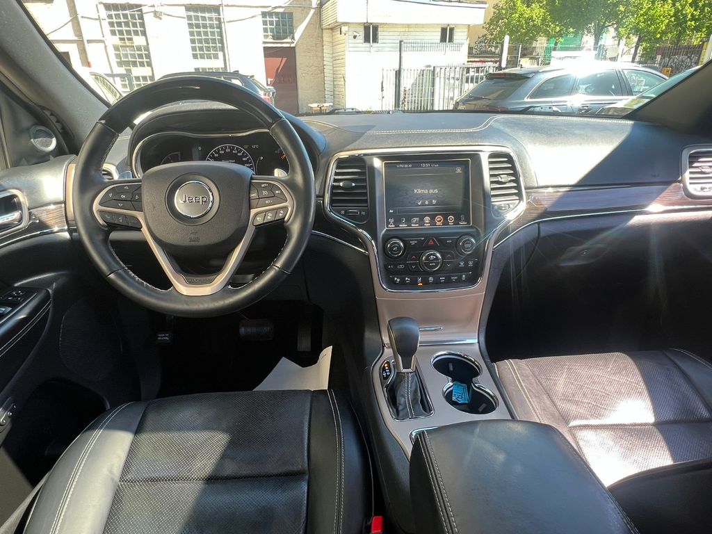 Jeep Grand Cherokee 3.0l V6  Overland Autom.*Panorama