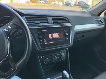 Volkswagen Tiguan - 12