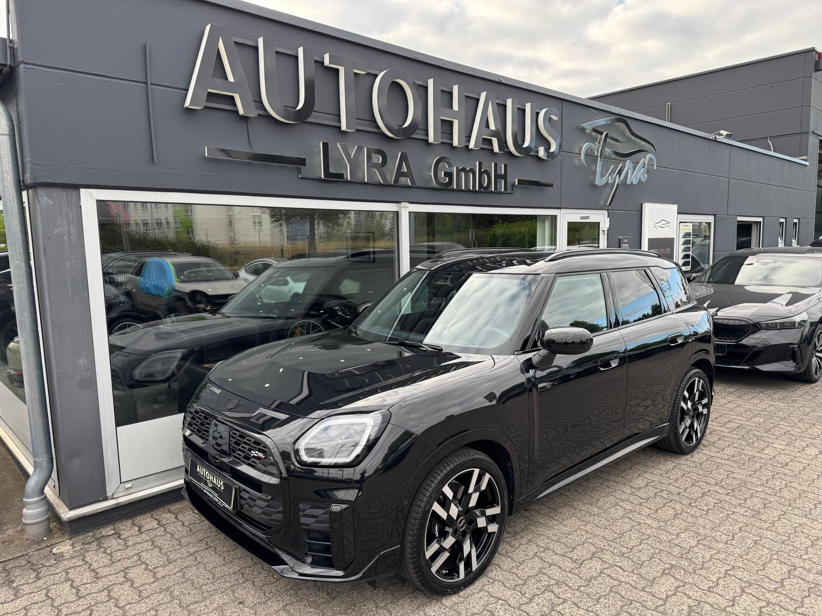 MINI Countryman S ALL4 JCW*NAVI*PANO*360°KAM*H&K*HUD* imagem 2