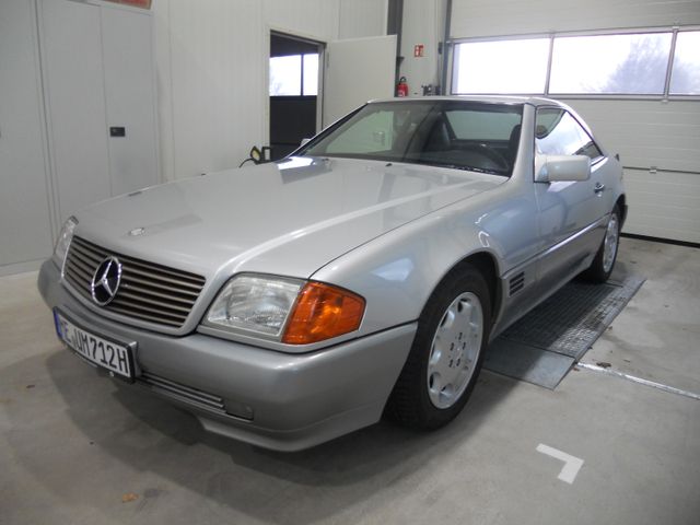 Mercedes-Benz SL 500. Grundsolides Deutsches Fahrzeug.