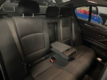 MYAUTOCENTER – Gebraucht- und Jahreswagen mit Werkstattservice in Pfaffenhofen BMW Limousine 520 d *BiXenon*Navi*Schiebedach*