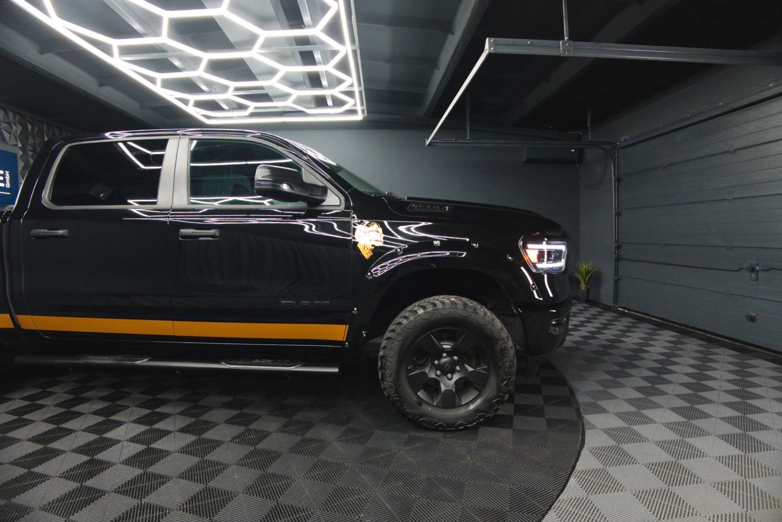 Fahrzeugabbildung Dodge RAM 5.7 V8 HEMI 4x4 OFFROAD Night RAPTOR 19%